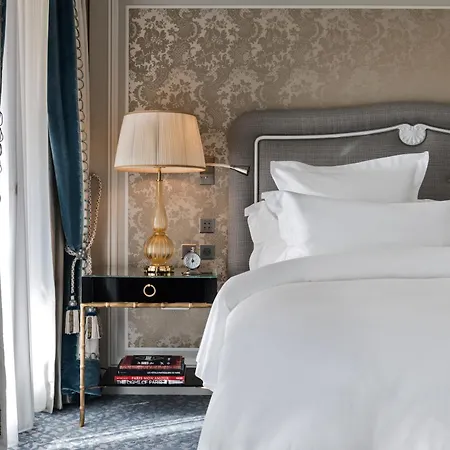 Hotel De Crillon 5*