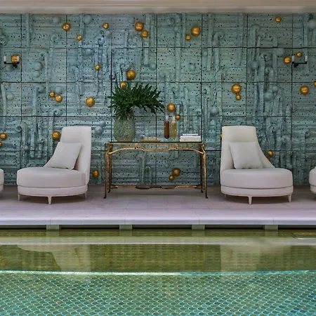 De Crillon Hotel 5*