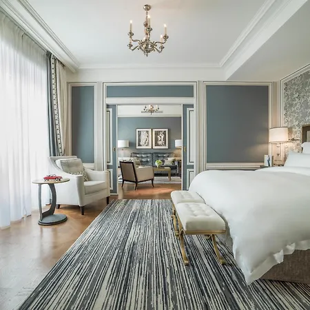 Hotel De Crillon 5*